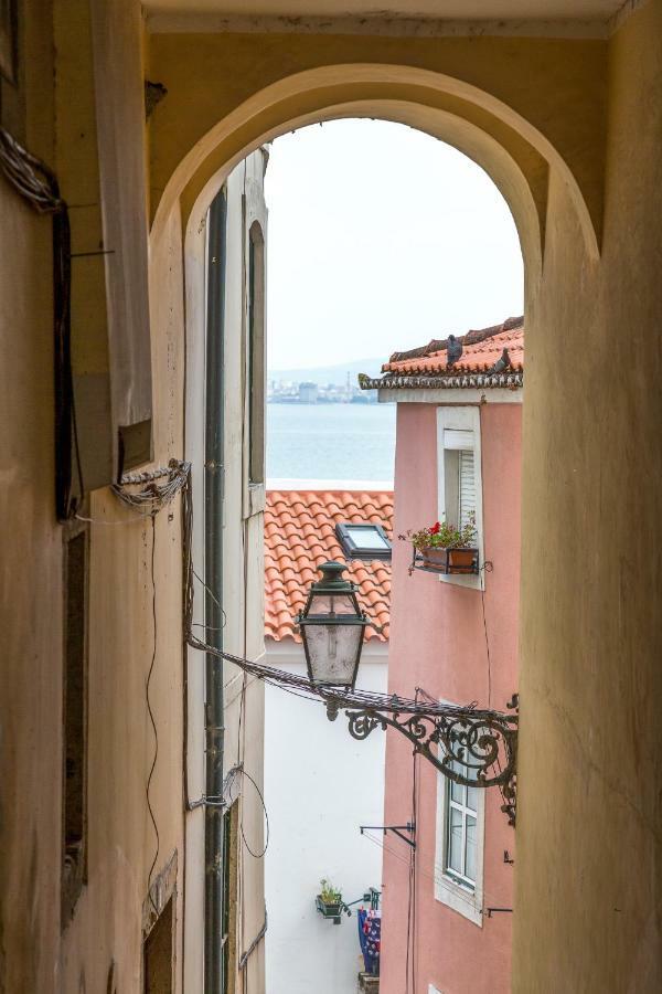 Bright & Spacious Alfama Apartment, By Timecooler Lisboa Eksteriør billede